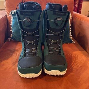 Ride Sage Women's Winter Boots - Black and Green